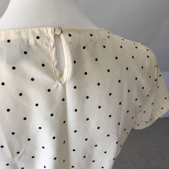 100% Silk Cream Polka Dot Short Sleeve Blouse - Picture 5 of 6